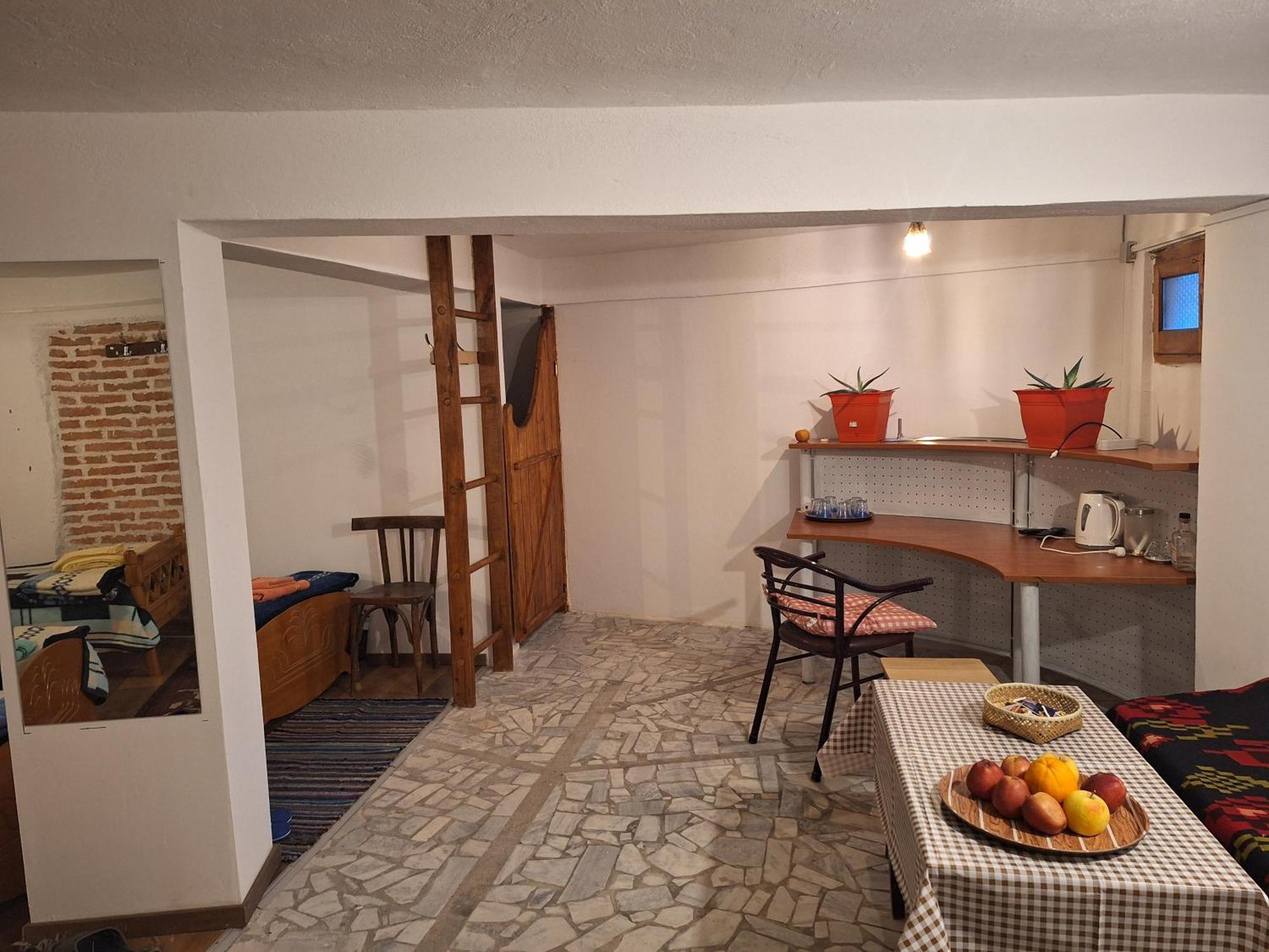At Pikotiko'S - Korca City Rooms For Rent Dış mekan fotoğraf