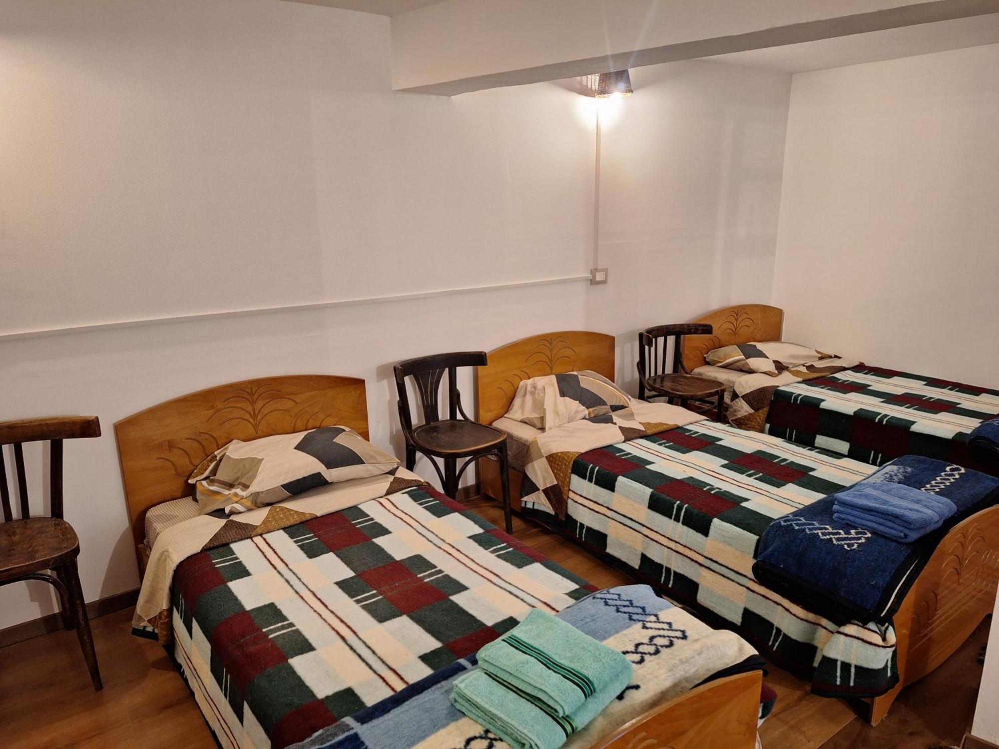 At Pikotiko'S - Korca City Rooms For Rent Dış mekan fotoğraf